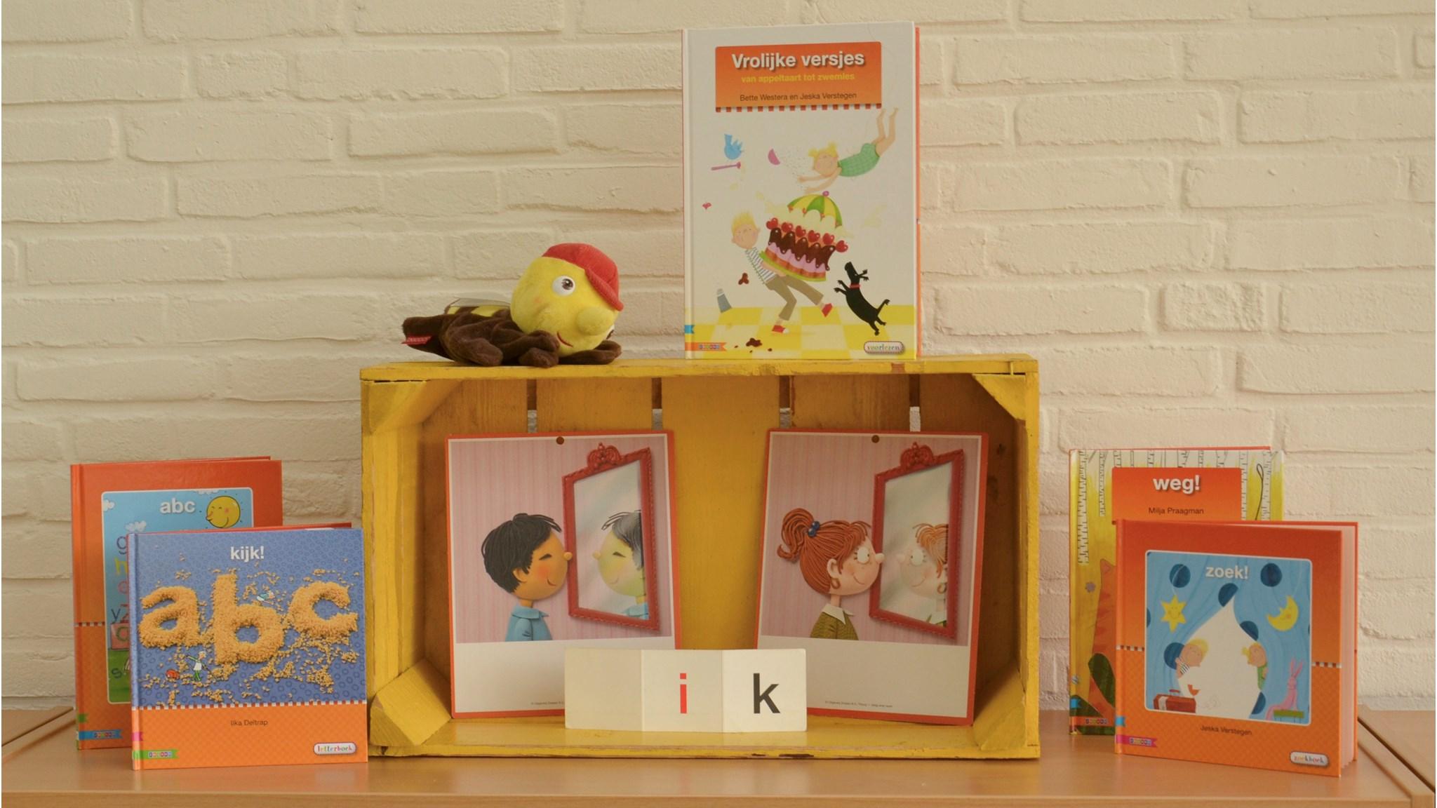 Afbeelding van leerboeken en leeractiviteiten in Basisschool De Zeveneik in Bingelrade. Afbeelding van leerboeken en leeractiviteiten in Basisschool De Zeveneik in Bingelrade.