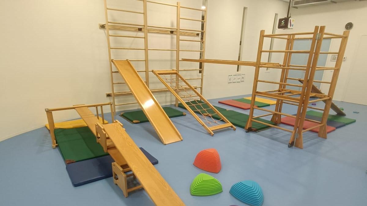 Bewegingsmaterialen in de gymzaal van IKC Socrates basisonderwijs in Zwaag. Bewegingsmaterialen in de gymzaal van IKC Socrates basisonderwijs in Zwaag.