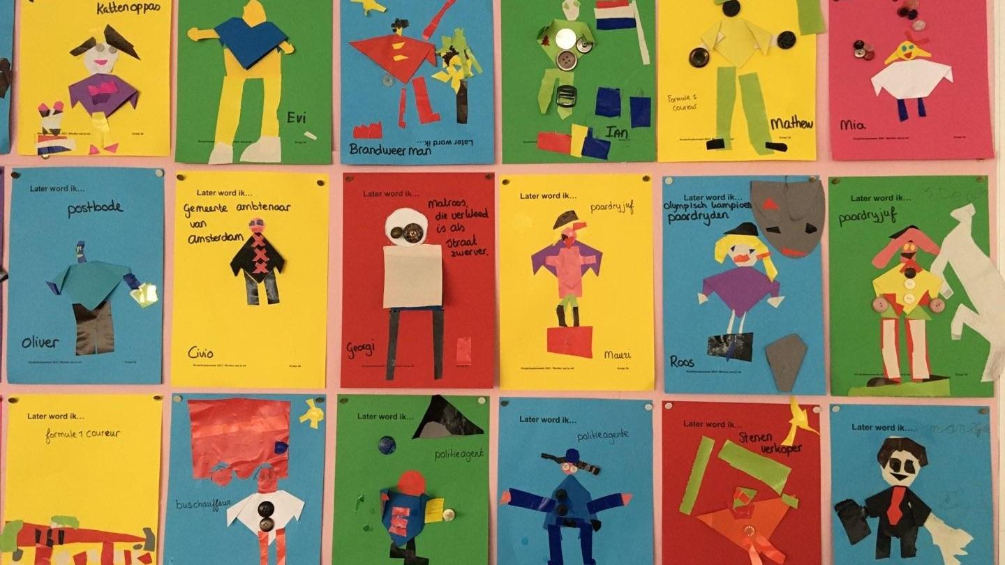 Creatieve kunstwerken van leerlingen van de Dr. E. Boekmanschool in Amsterdam, met de beroepentoekomst van de kinderen. Creatieve kunstwerken van leerlingen van de Dr. E. Boekmanschool in Amsterdam, met de beroepentoekomst van de kinderen.