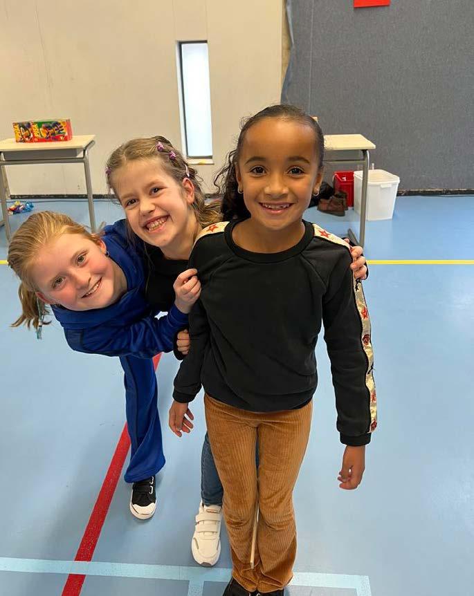 De afbeelding bevat illustraties met teksten over waarden en normen, gelinkt aan de Bijbel, maar is afkomstig van Rehobothschool in plaats van Obs Prinses Margrietschool. De afbeelding bevat illustraties met teksten over waarden en normen, gelinkt aan de Bijbel, maar is afkomstig van Rehobothschool in plaats van Obs Prinses Margrietschool.