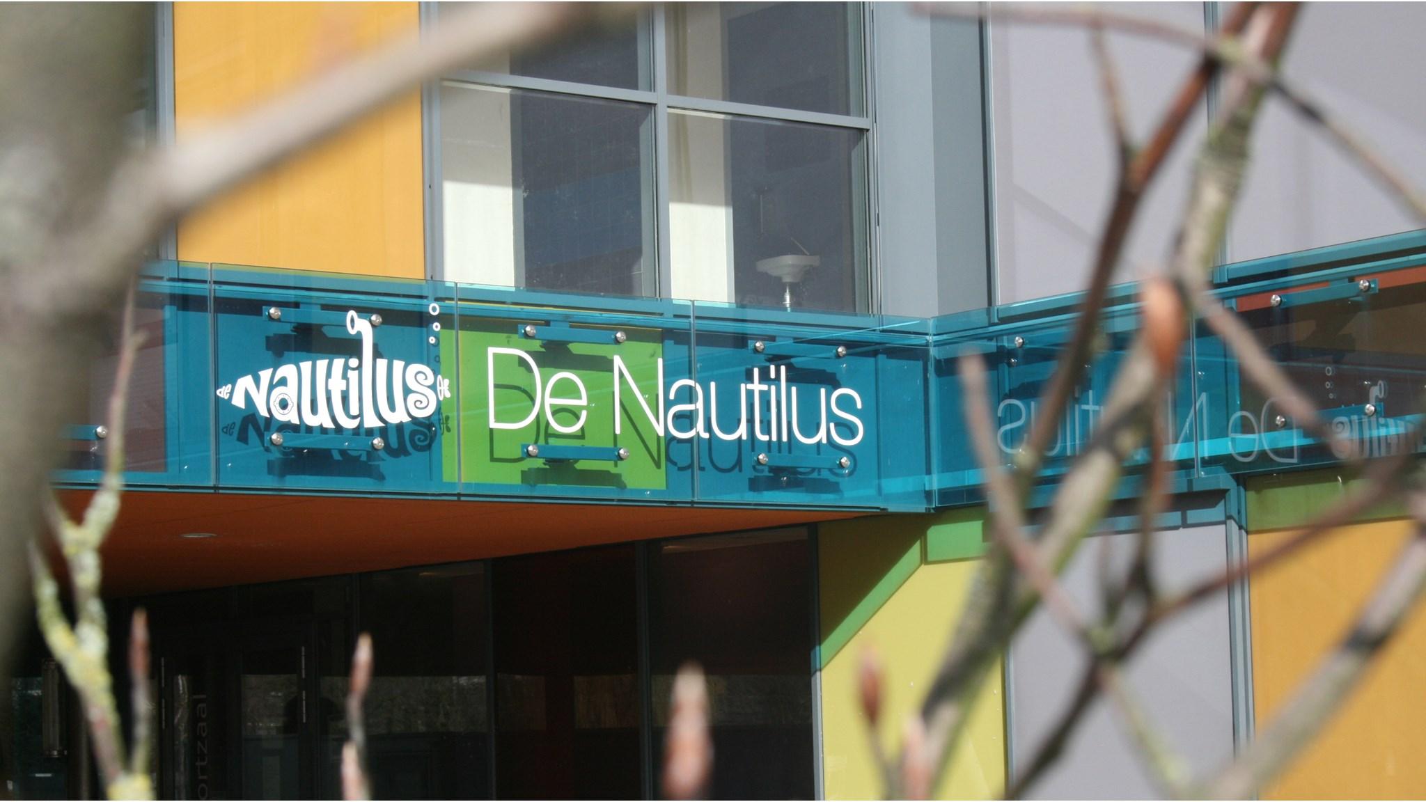 De gevel van de Oecumenische basisschool Nautilus in Amsterdam. De gevel van de Oecumenische basisschool Nautilus in Amsterdam.