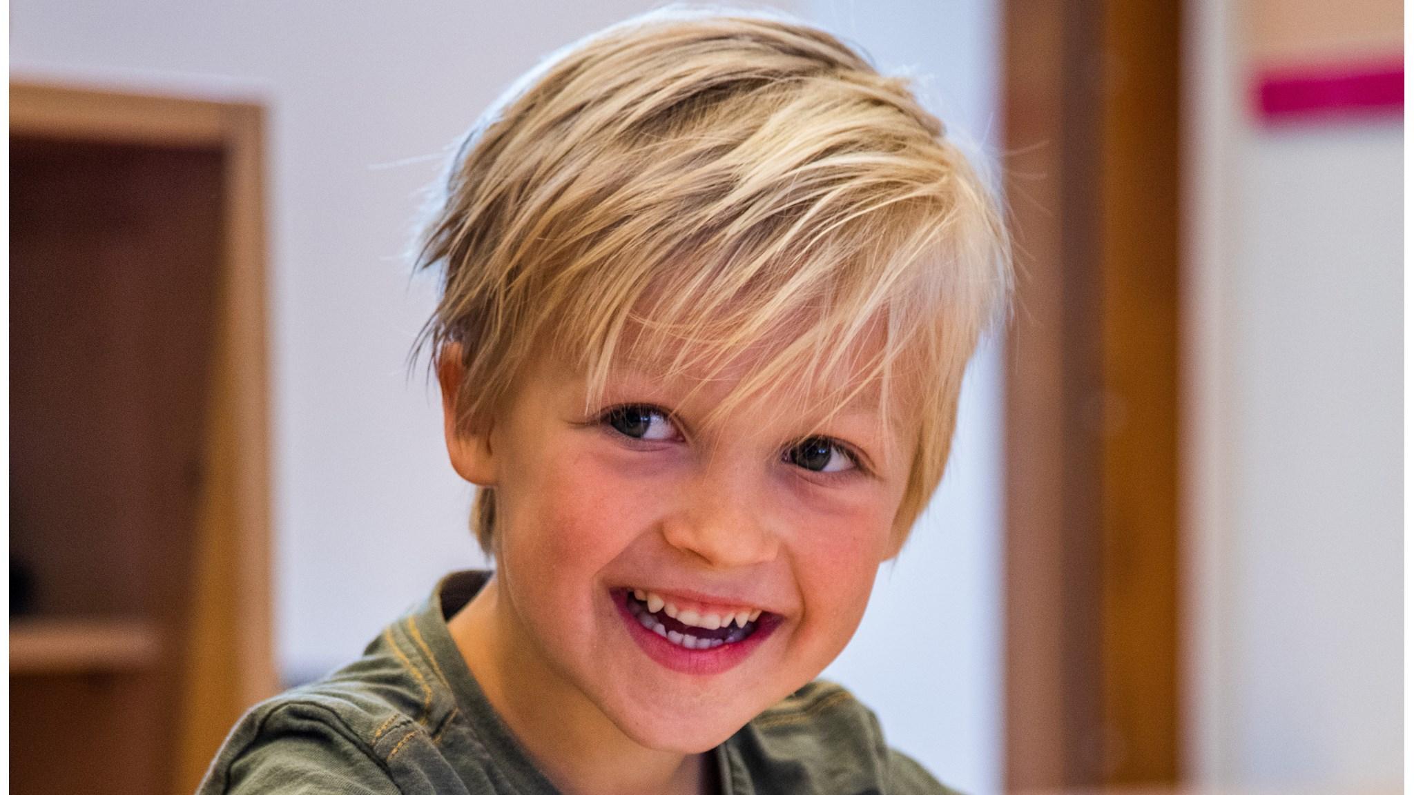 Deze afbeelding toont een blij kind dat zich bevindt in basisschool Blink in Vleuten. Deze afbeelding toont een blij kind dat zich bevindt in basisschool Blink in Vleuten.