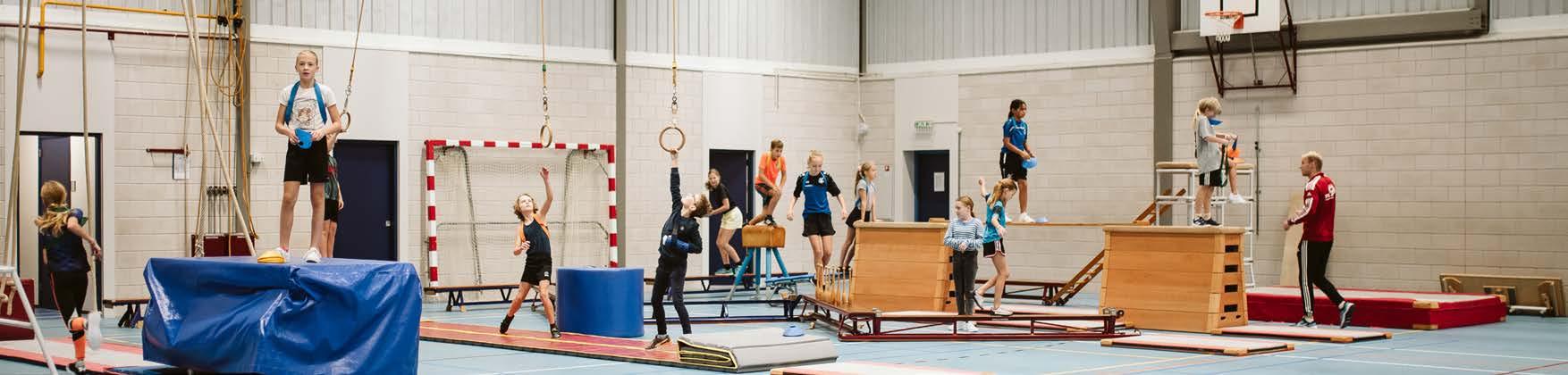 Dit is een afbeelding van leerlingen die gymles volgen op Openbare Basisschool De Bogerd in Rossum (Gelderland). Dit is een afbeelding van leerlingen die gymles volgen op Openbare Basisschool De Bogerd in Rossum (Gelderland).