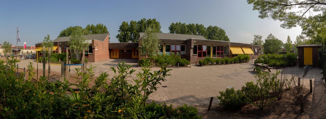 Dit is het schoolplein van IKC Alexia in Leeuwarden. Dit is het schoolplein van IKC Alexia in Leeuwarden.