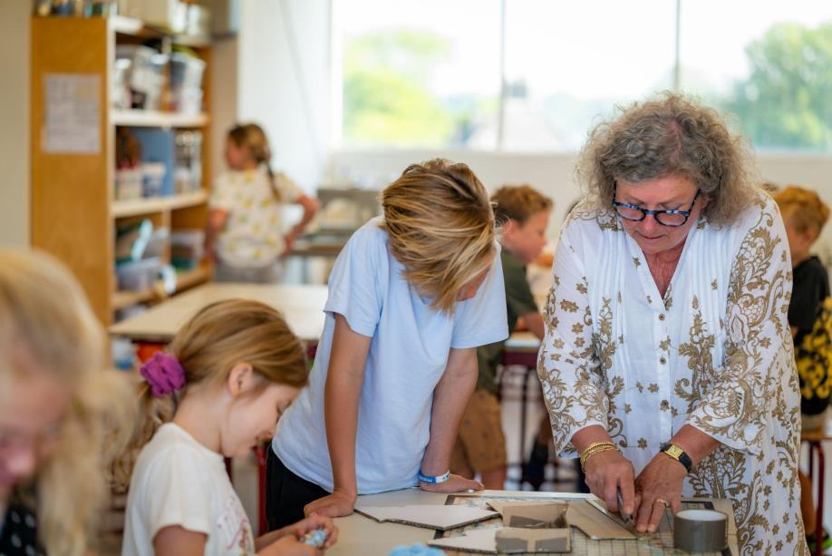Educatieve activiteit met leerlingen van De Kralingsche School voor Basisonderwijs in Rotterdam. Educatieve activiteit met leerlingen van De Kralingsche School voor Basisonderwijs in Rotterdam.