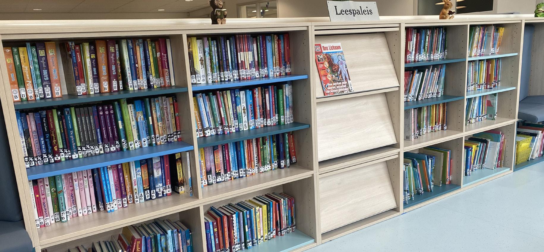 Een boekenplank in de Leespaats van Basisschool Het Kompas in Leusden met kleurrijke kinderboeken. Een boekenplank in de Leespaats van Basisschool Het Kompas in Leusden met kleurrijke kinderboeken.