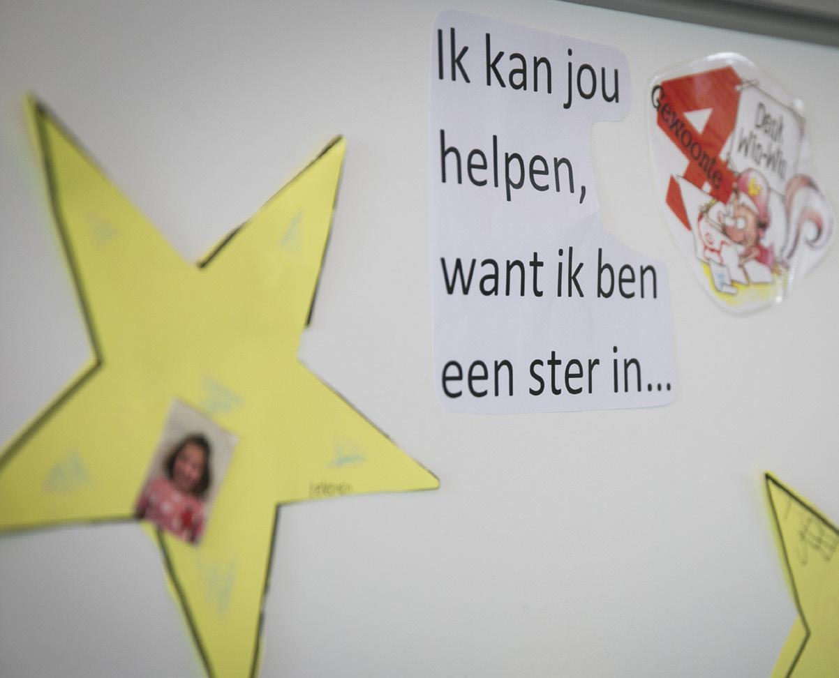 Een bord met de tekst "Ik kan jou helpen, want ik ben een ster in..." in De Fontein Houten. Een bord met de tekst "Ik kan jou helpen, want ik ben een ster in..." in De Fontein Houten.