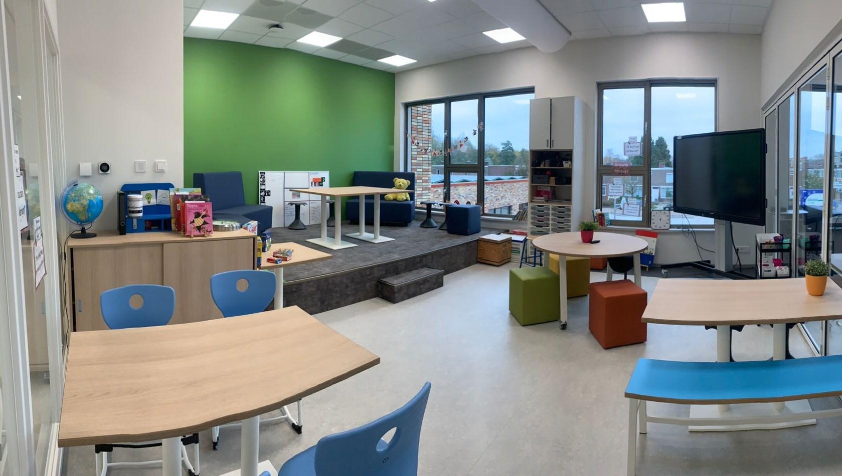 Een moderne klaslokaal van St Gerardus Majella in Hoogezand met diverse leer- en speelruimtes. Een moderne klaslokaal van St Gerardus Majella in Hoogezand met diverse leer- en speelruimtes.