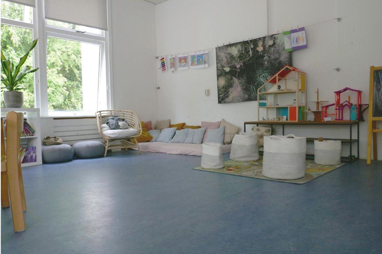 Een sfeervolle klasruimte van de Eben Haezerschool in Oostkapelle met comfortabele zitplekken en speelmateriaal. Een sfeervolle klasruimte van de Eben Haezerschool in Oostkapelle met comfortabele zitplekken en speelmateriaal.
