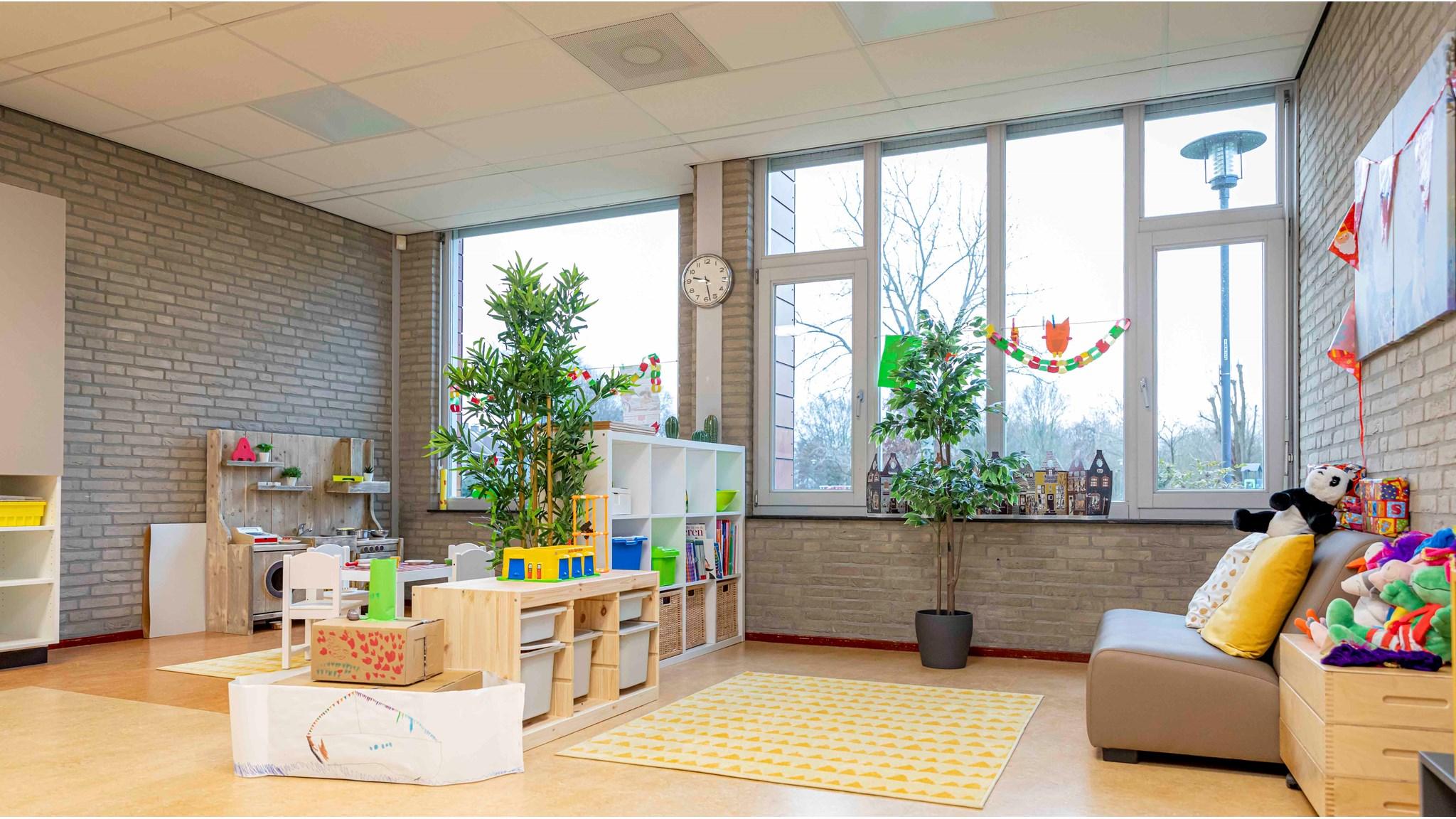 Een speelruimte in basisschool De Wegwijzer in Lomm, met speelgoed en veel natuurlijke lichtinval. Een speelruimte in basisschool De Wegwijzer in Lomm, met speelgoed en veel natuurlijke lichtinval.