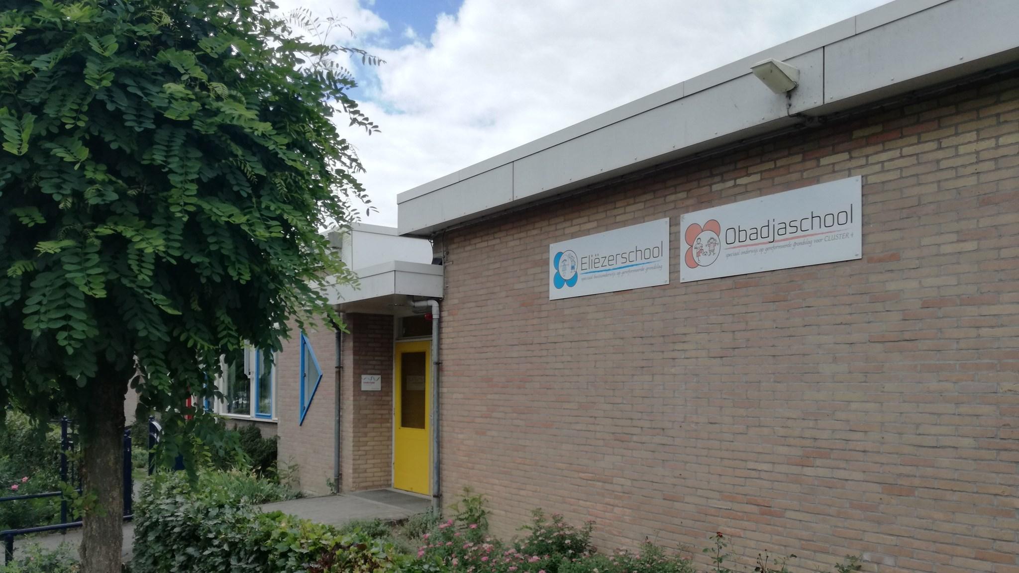 Eliëzerschool, school voor speciaal basisonderwijs in Zwolle, met een gevelfoto van het gebouw. Eliëzerschool, school voor speciaal basisonderwijs in Zwolle, met een gevelfoto van het gebouw.