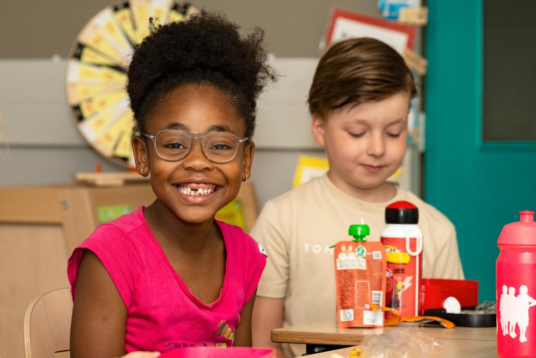 Gelukkige kinderen in de klas van IKC De Singel in Vlaardingen. Gelukkige kinderen in de klas van IKC De Singel in Vlaardingen.