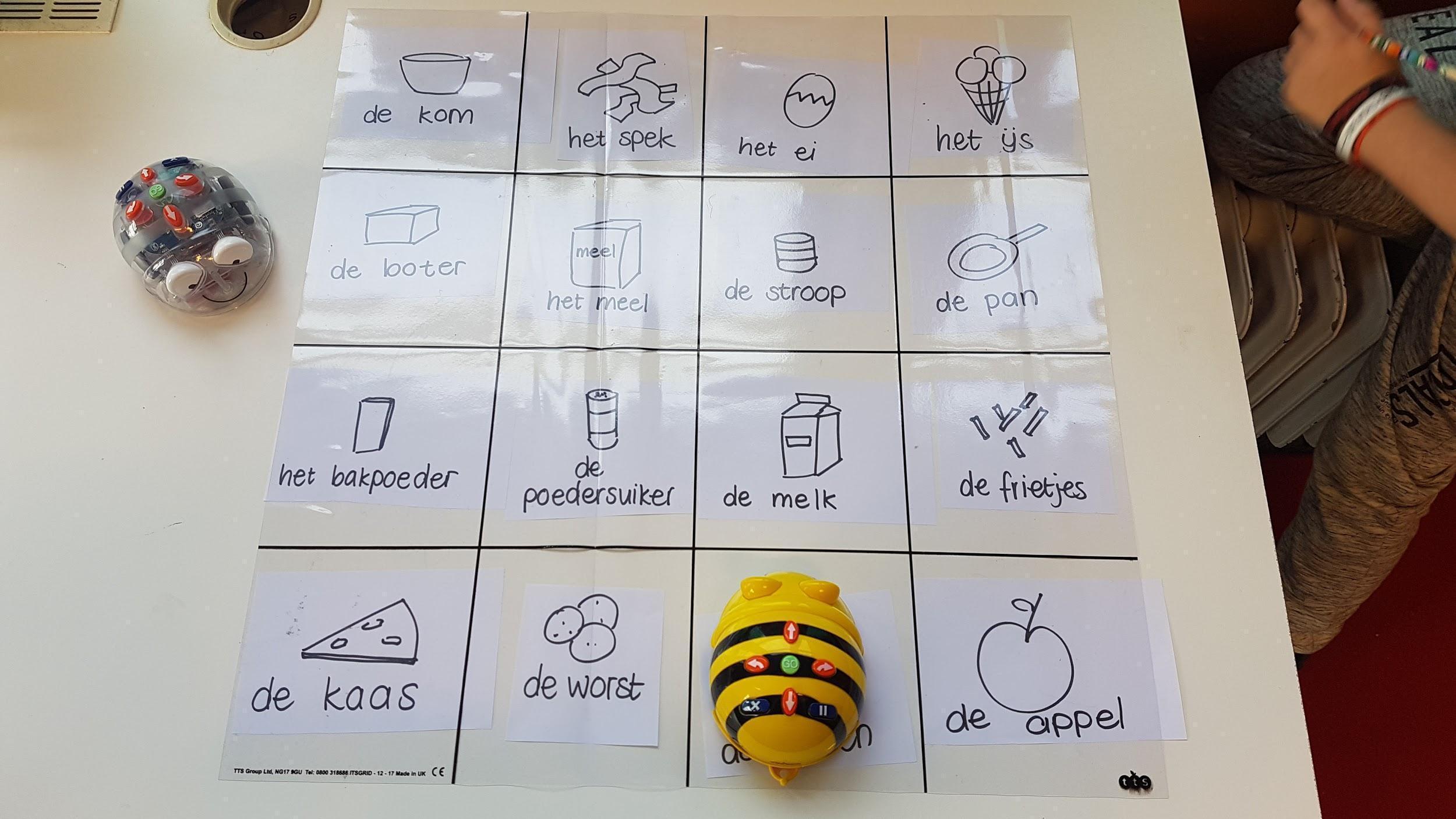 Interactief leren met voedselkaarten en een programmeerbare robot aan de School voor Speciaal Basisonderwijs De Lings in Tegelen. Interactief leren met voedselkaarten en een programmeerbare robot aan de School voor Speciaal Basisonderwijs De Lings in Tegelen.
