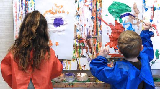 Kindcentrum De Duif in Heiloo, waar kinderen creatief zijn met schilderen. Kindcentrum De Duif in Heiloo, waar kinderen creatief zijn met schilderen.