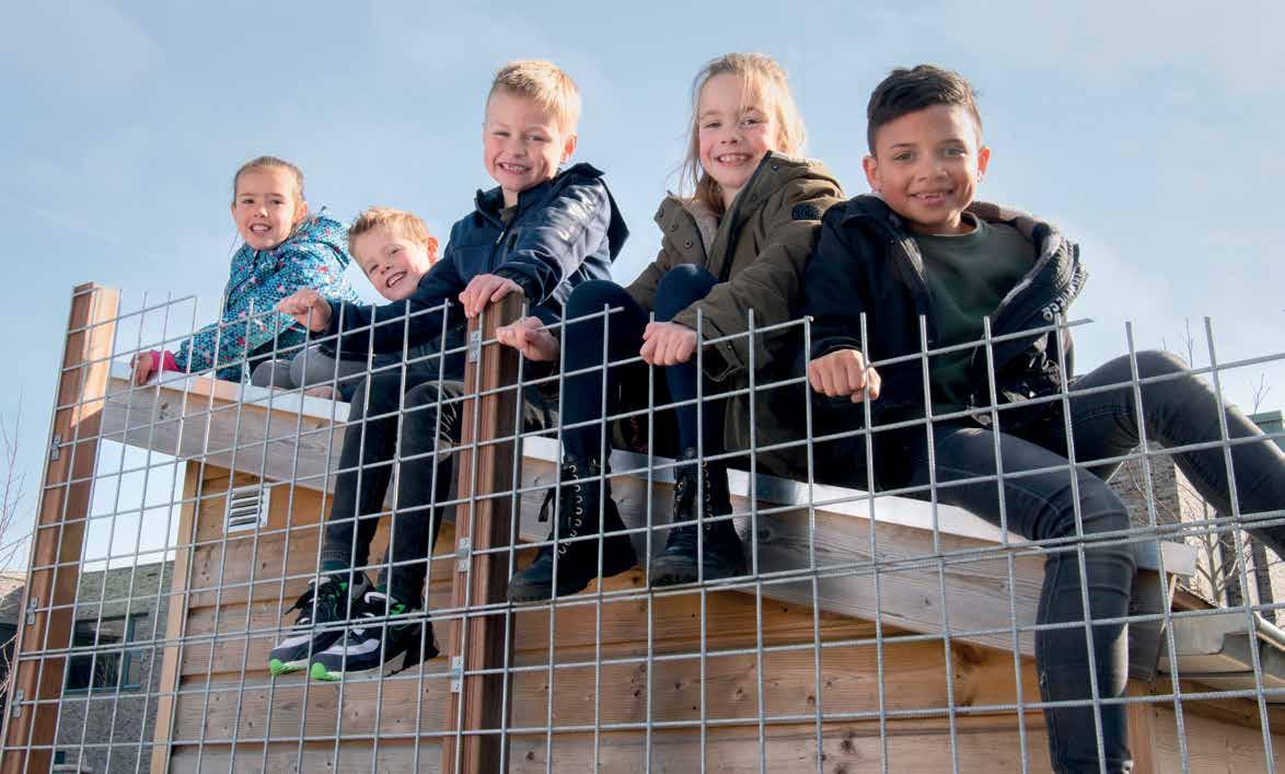 Kindcentrum De Spreng in Hoevelaken: kinderen plezier hebben op het schoolplein. Kindcentrum De Spreng in Hoevelaken: kinderen plezier hebben op het schoolplein.