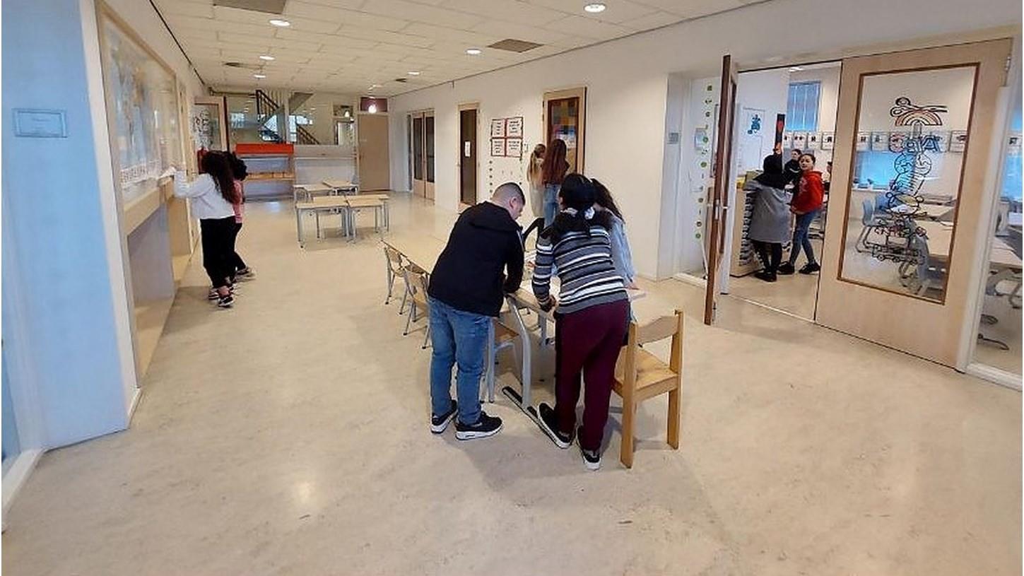 Kindcentrum Westerbreedte in Den Bosch, waar leerlingen actief bezig zijn in een moderne en uitnodigende leeromgeving. Kindcentrum Westerbreedte in Den Bosch, waar leerlingen actief bezig zijn in een moderne en uitnodigende leeromgeving.