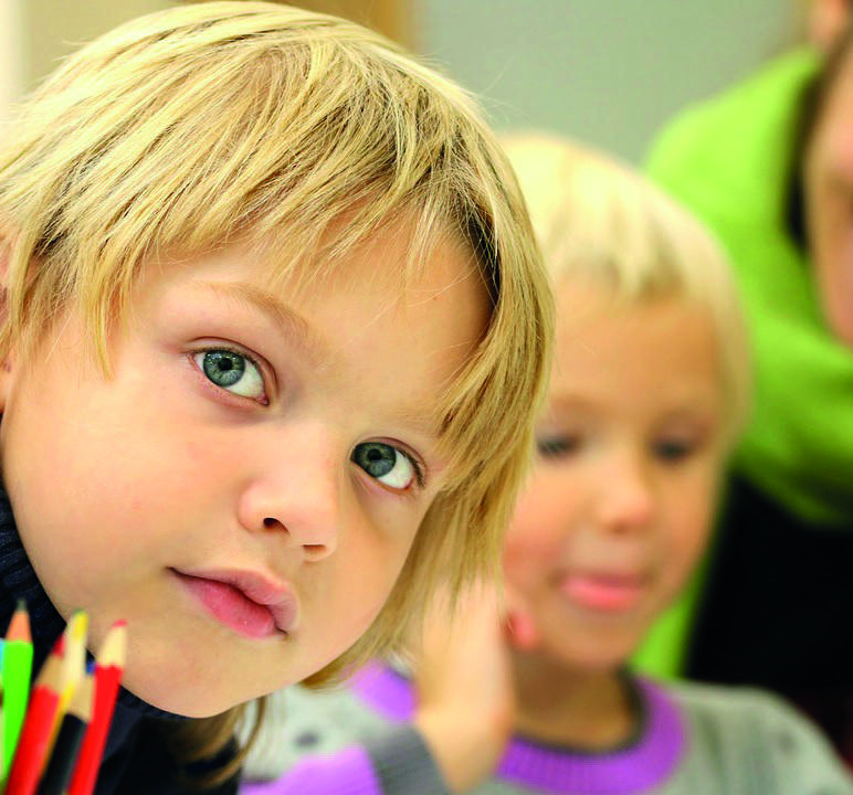 Kinderen aan het leren en spelen op Otterkolken in Heemskerk. Kinderen aan het leren en spelen op Otterkolken in Heemskerk.