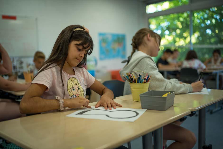 Kinderen aan het werk in de klas van Taalschool Westland in De Lier. Kinderen aan het werk in de klas van Taalschool Westland in De Lier.
