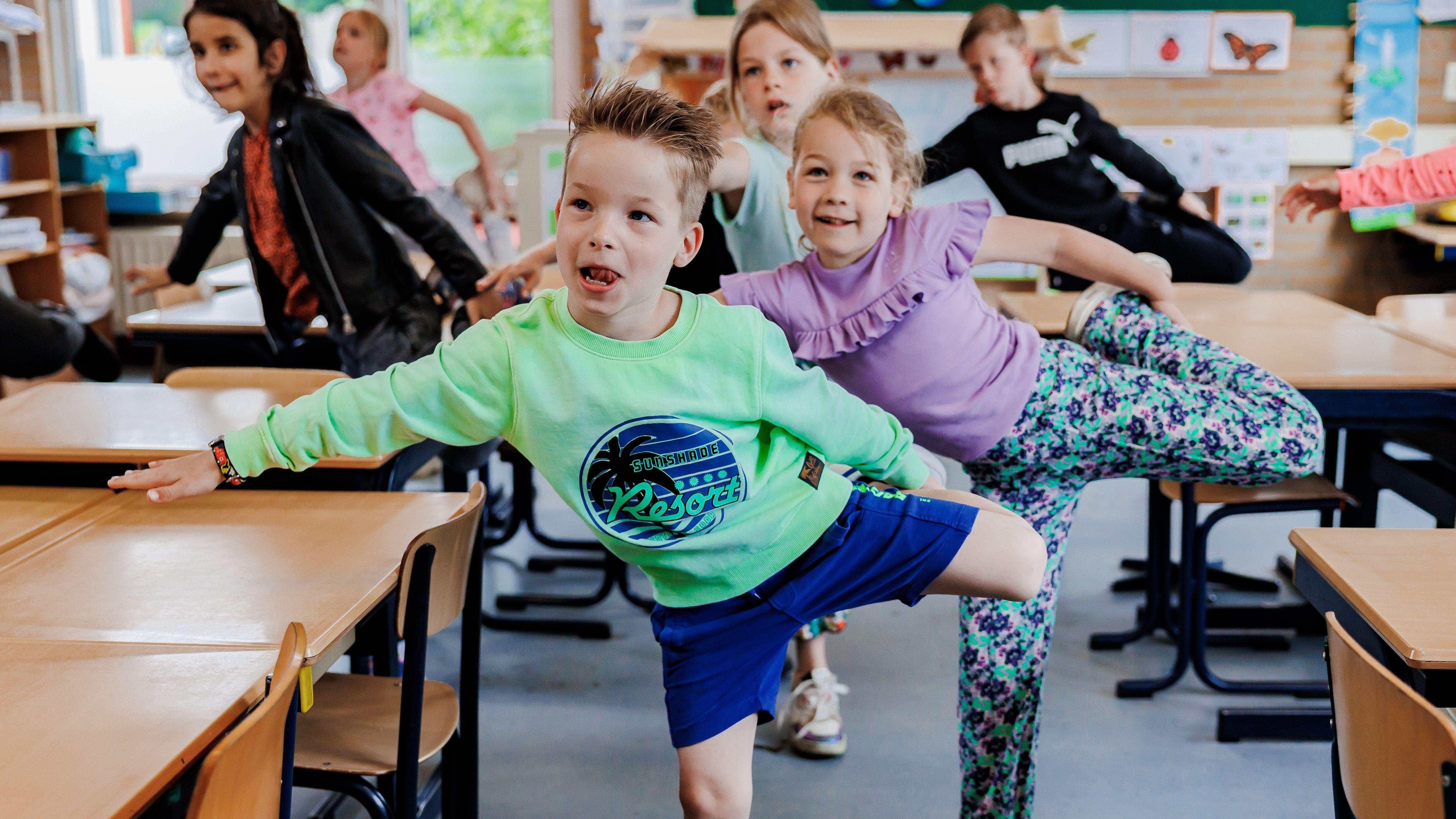 Kinderen die plezier hebben in de klas op Basisschool Heilig Hart in Dongen. Kinderen die plezier hebben in de klas op Basisschool Heilig Hart in Dongen.