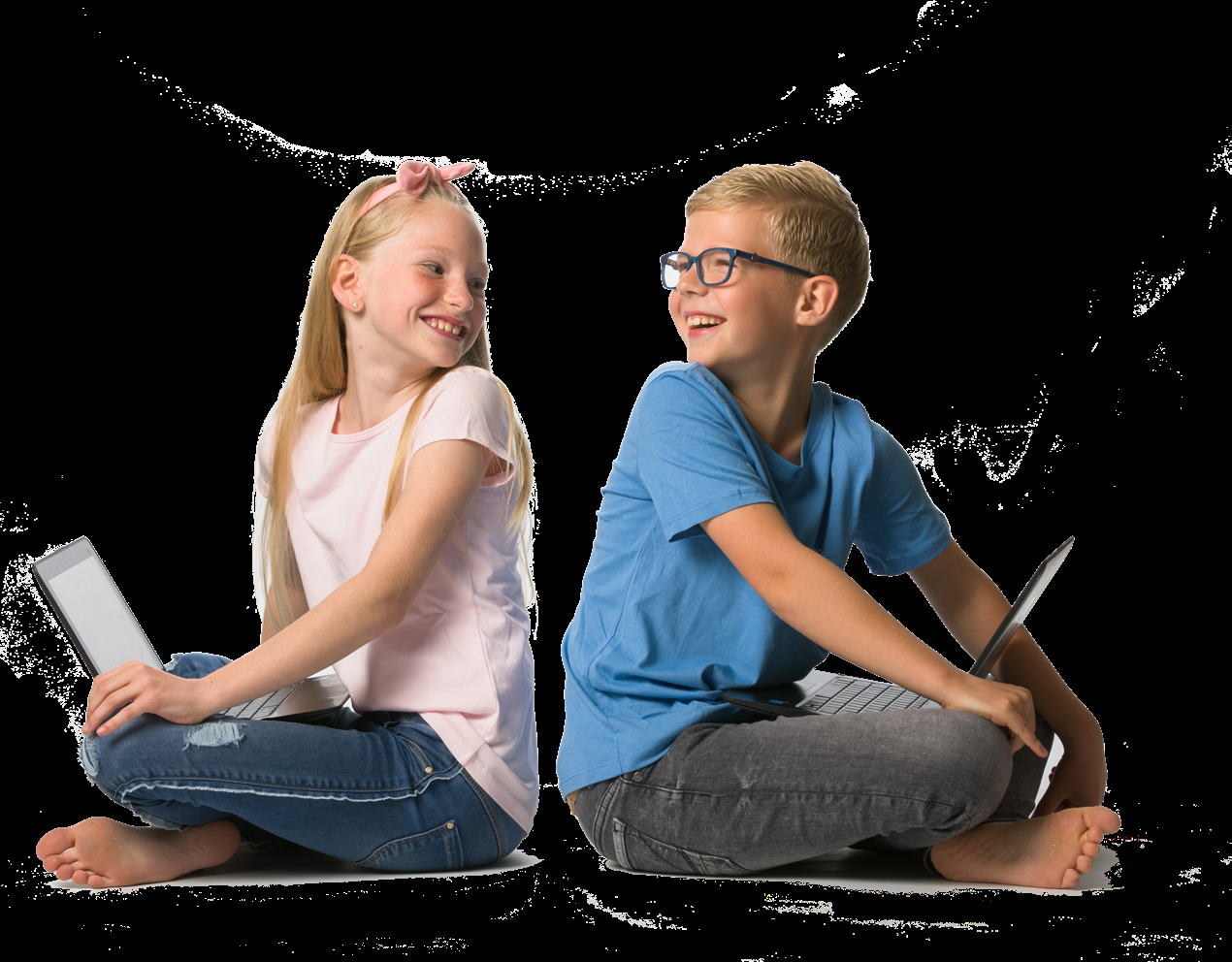 Kinderen die samenwerken met laptops op de Jozefschool Katholiek Basisonderwijs in Aalsmeer. Kinderen die samenwerken met laptops op de Jozefschool Katholiek Basisonderwijs in Aalsmeer.
