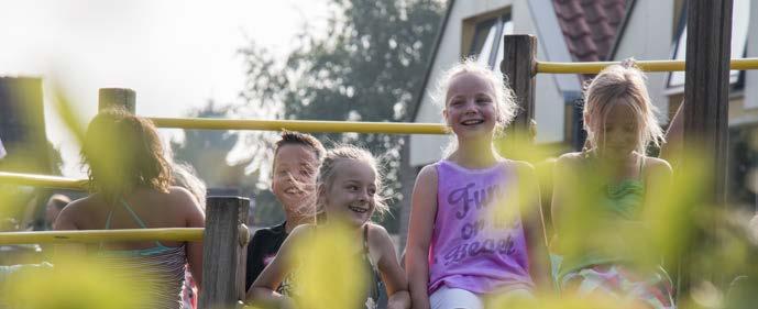 Kinderen genieten van het schoolplein bij Basisschool de Plakkenberg in Silvolde. Kinderen genieten van het schoolplein bij Basisschool de Plakkenberg in Silvolde.