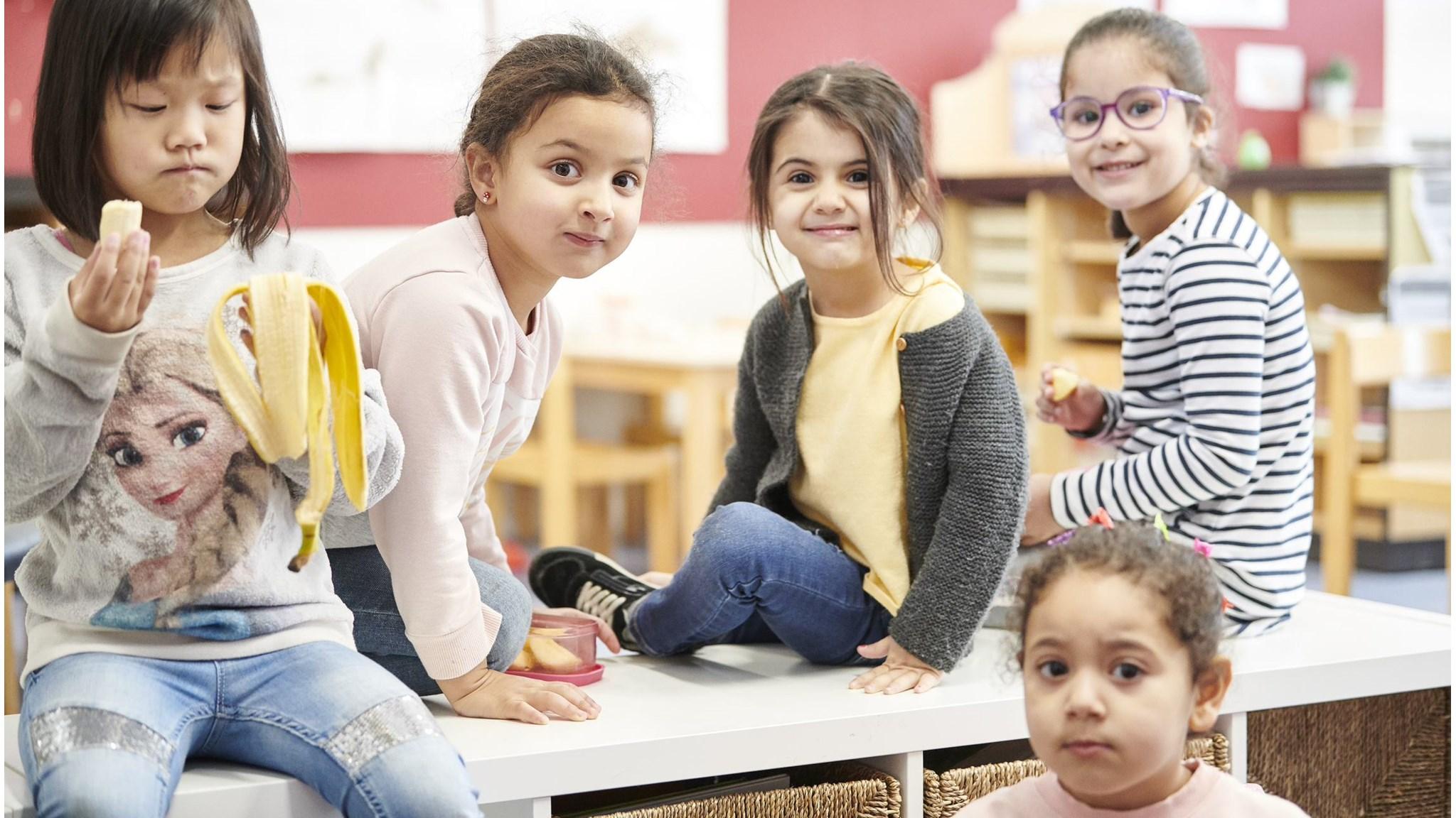 Kinderen genieten van hun tijd op Basisschool Hubertus in Tilburg. Kinderen genieten van hun tijd op Basisschool Hubertus in Tilburg.