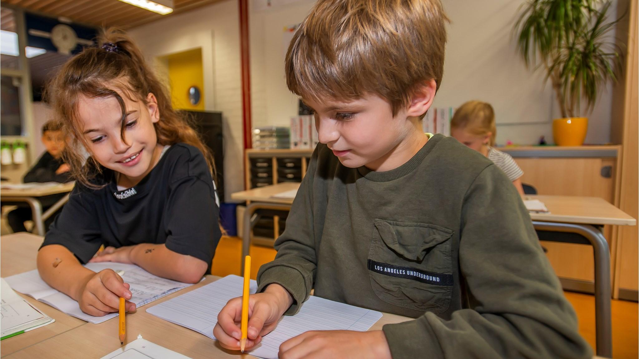Kinderen leren en werken samen in de klas van Kbs Olympia in Breda. Kinderen leren en werken samen in de klas van Kbs Olympia in Breda.