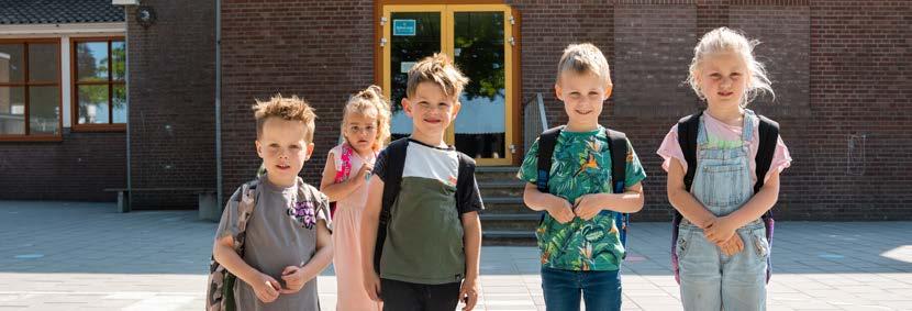 Kinderen op het schoolplein van Basisschool Lambertus in Vessem. Kinderen op het schoolplein van Basisschool Lambertus in Vessem.