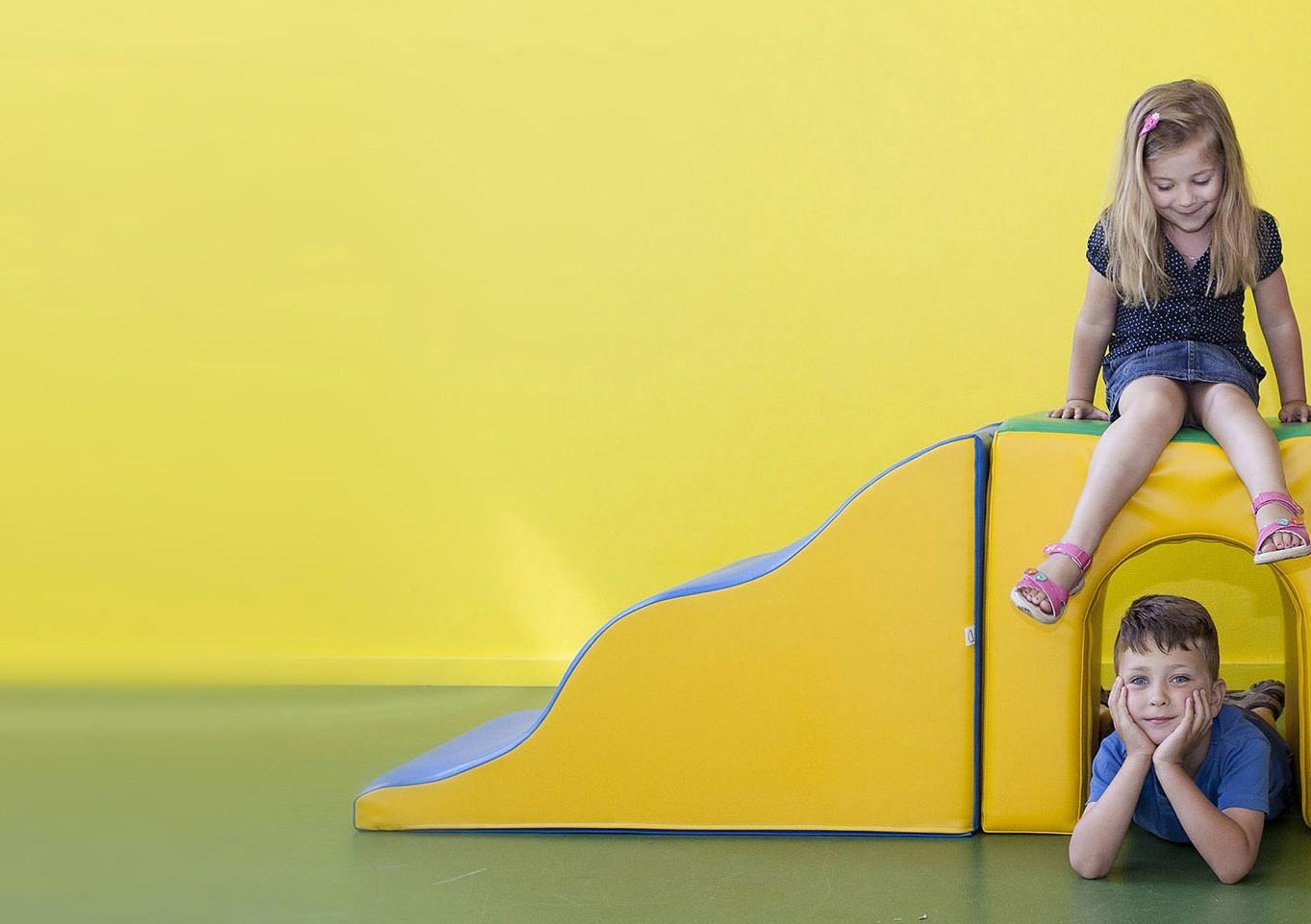 Kinderen spelen op de speelhoek van De Kwartiermaker in Den Bosch. Kinderen spelen op de speelhoek van De Kwartiermaker in Den Bosch.