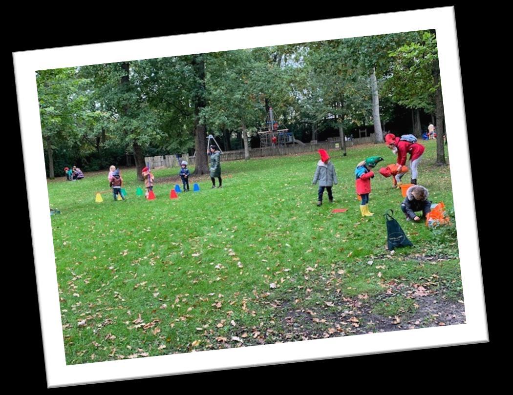 Kinderen spelen op het schoolplein van de Professor Casimirschool in Voorburg. Kinderen spelen op het schoolplein van de Professor Casimirschool in Voorburg.
