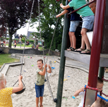 Kinderen spelen op het schoolplein van JHR Willem Versluijsschool in Aagtekerke. Kinderen spelen op het schoolplein van JHR Willem Versluijsschool in Aagtekerke.