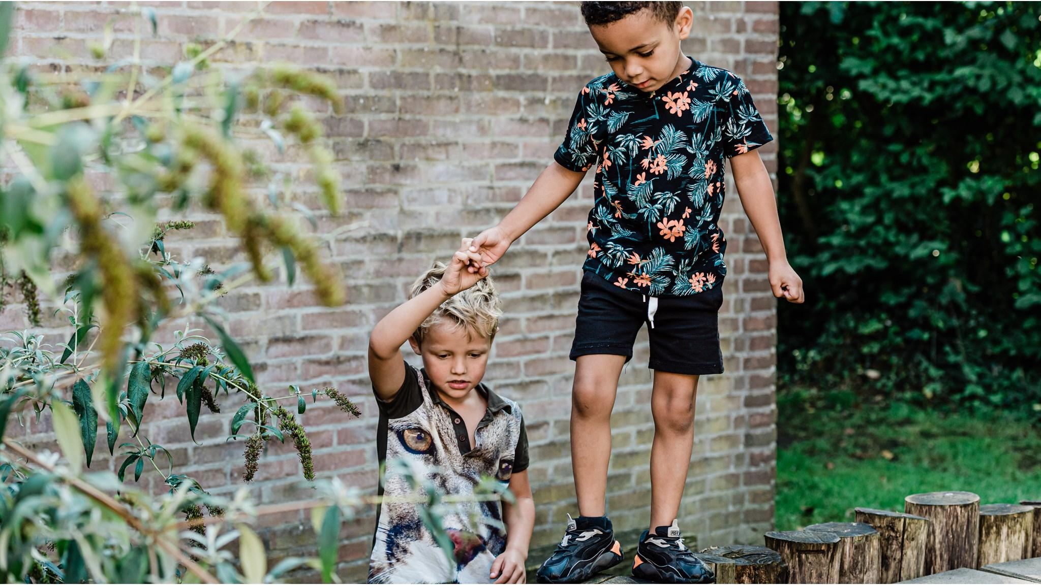 Kinderen spelen op het schoolplein van Oecumenische basisschool Trifolium in Purmerend. Kinderen spelen op het schoolplein van Oecumenische basisschool Trifolium in Purmerend.