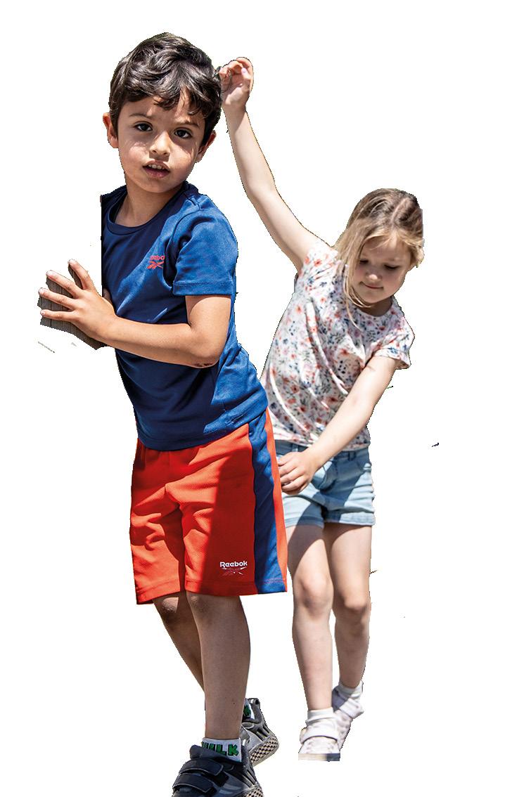 Kindplein 't Centrum in Uden toont kinderen die spelen op het schoolplein. Kindplein 't Centrum in Uden toont kinderen die spelen op het schoolplein.