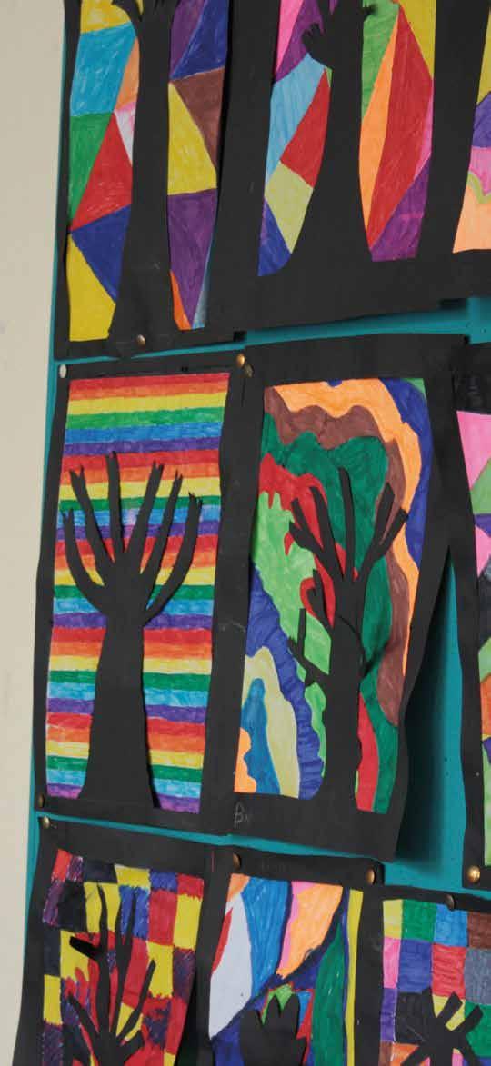 Kunstwerken van leerlingen opgehangen in de Mariaschool in Hoorn. Kunstwerken van leerlingen opgehangen in de Mariaschool in Hoorn.