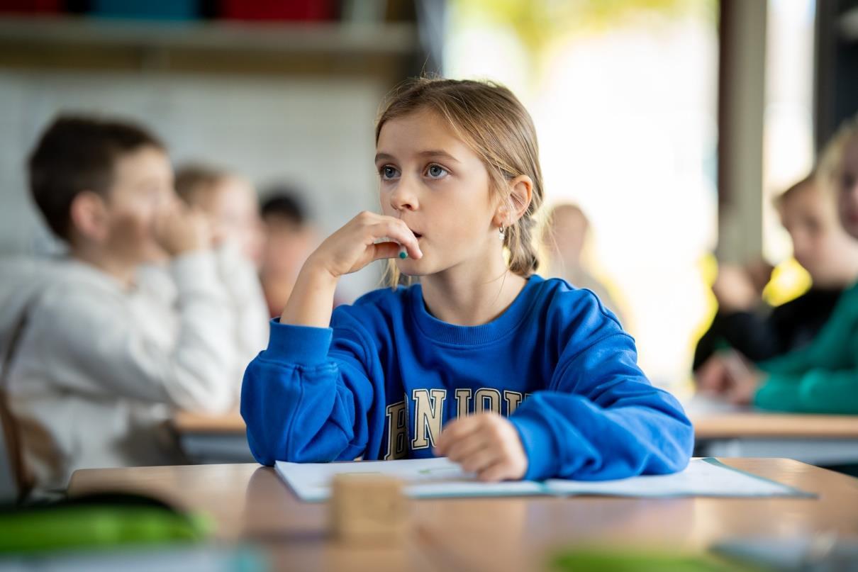 Leerling in de klas van Openbare Basisschool De Samensprong in Grubbenvorst. Leerling in de klas van Openbare Basisschool De Samensprong in Grubbenvorst.