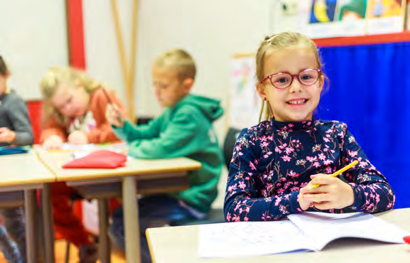 Leerlingen aan het werk in de klas van basisschool Paulus in Enschede. Leerlingen aan het werk in de klas van basisschool Paulus in Enschede.