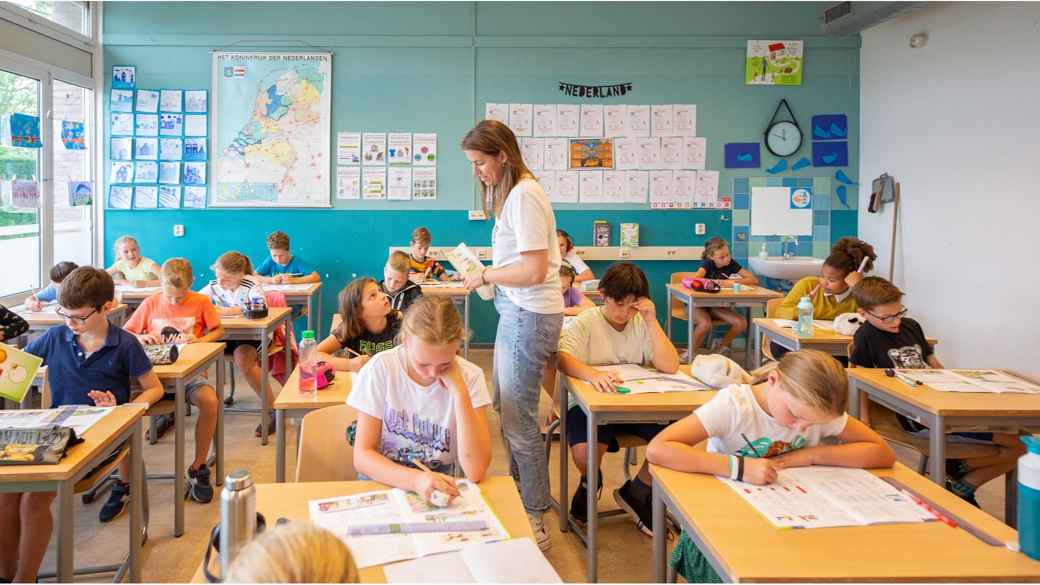 Leerlingen aan het werk in de klas van Basisschool 't Kwekkeveld in Schijndel.