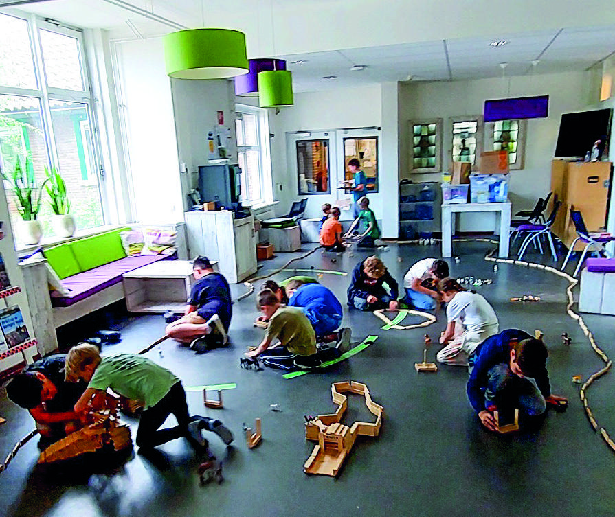 Leerlingen van Christelijke Basisschool De Bron in Wezep tijdens een lesactiviteit.