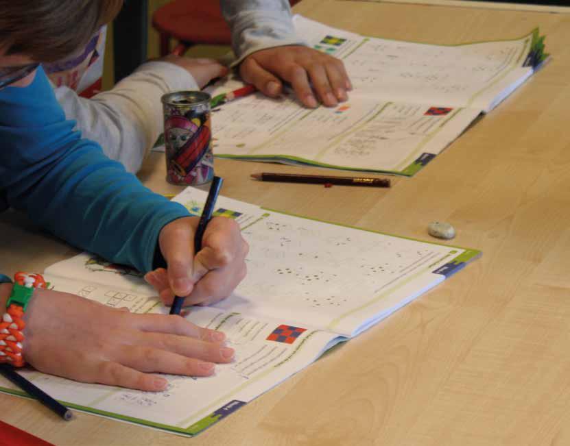 Leerlingen van de Mariaschool in Hoorn werken creatief aan hun opdrachten. Leerlingen van de Mariaschool in Hoorn werken creatief aan hun opdrachten.