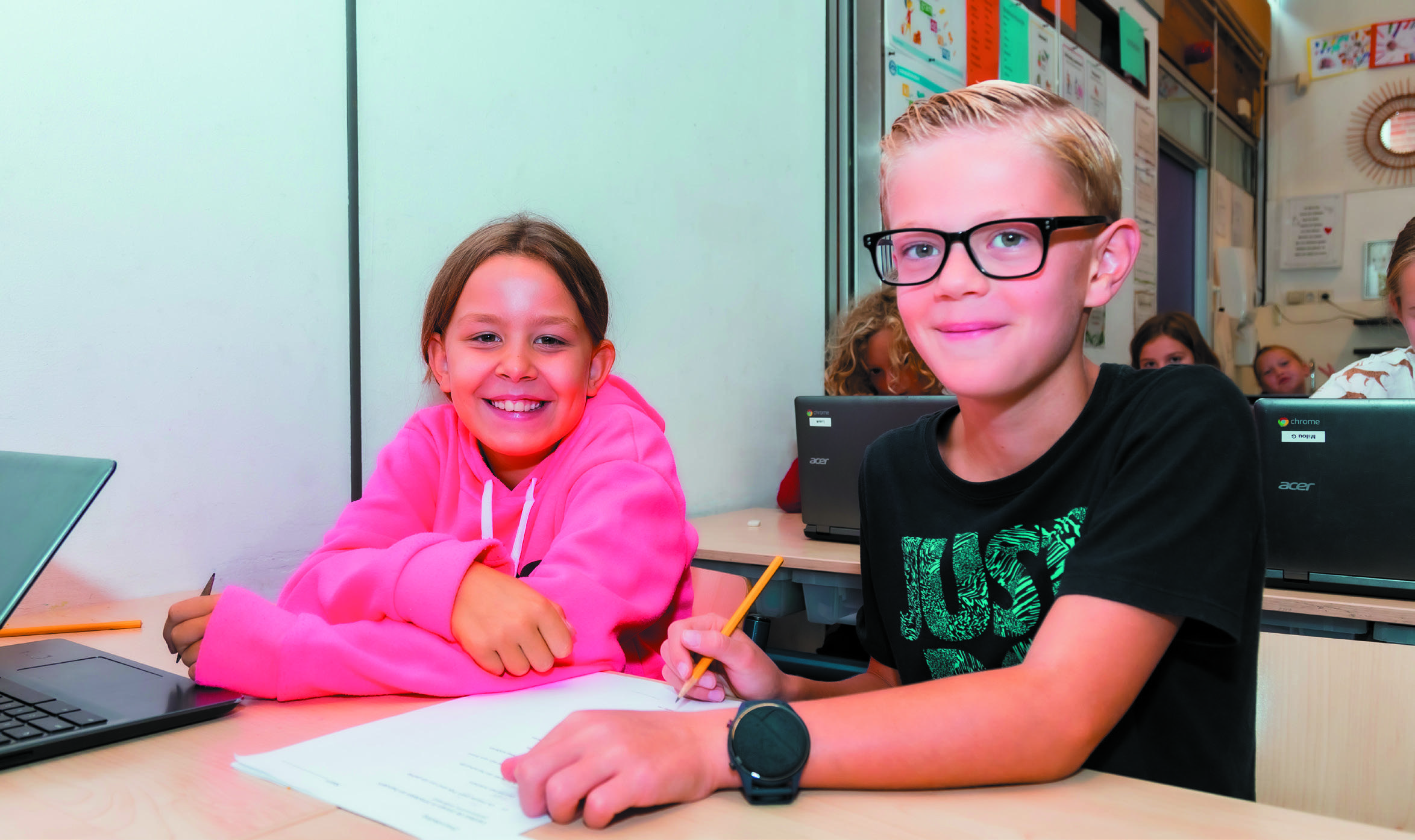 Leerlingen van De Trompetvogel in Nieuwegein werken samen aan hun schoolopdrachten. Leerlingen van De Trompetvogel in Nieuwegein werken samen aan hun schoolopdrachten.