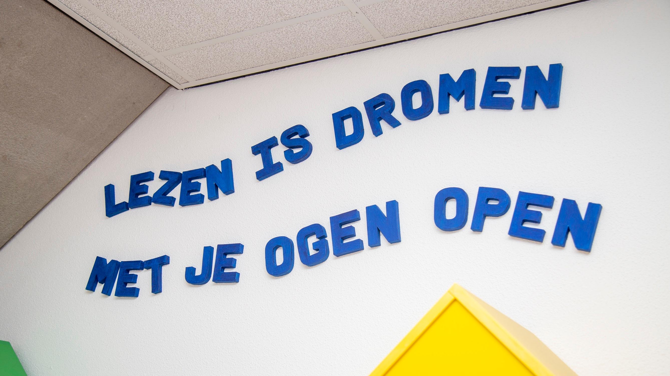 Lezen is dromen met je ogen open bij RK Basisschool Holtkamp in Goes. Lezen is dromen met je ogen open bij RK Basisschool Holtkamp in Goes.