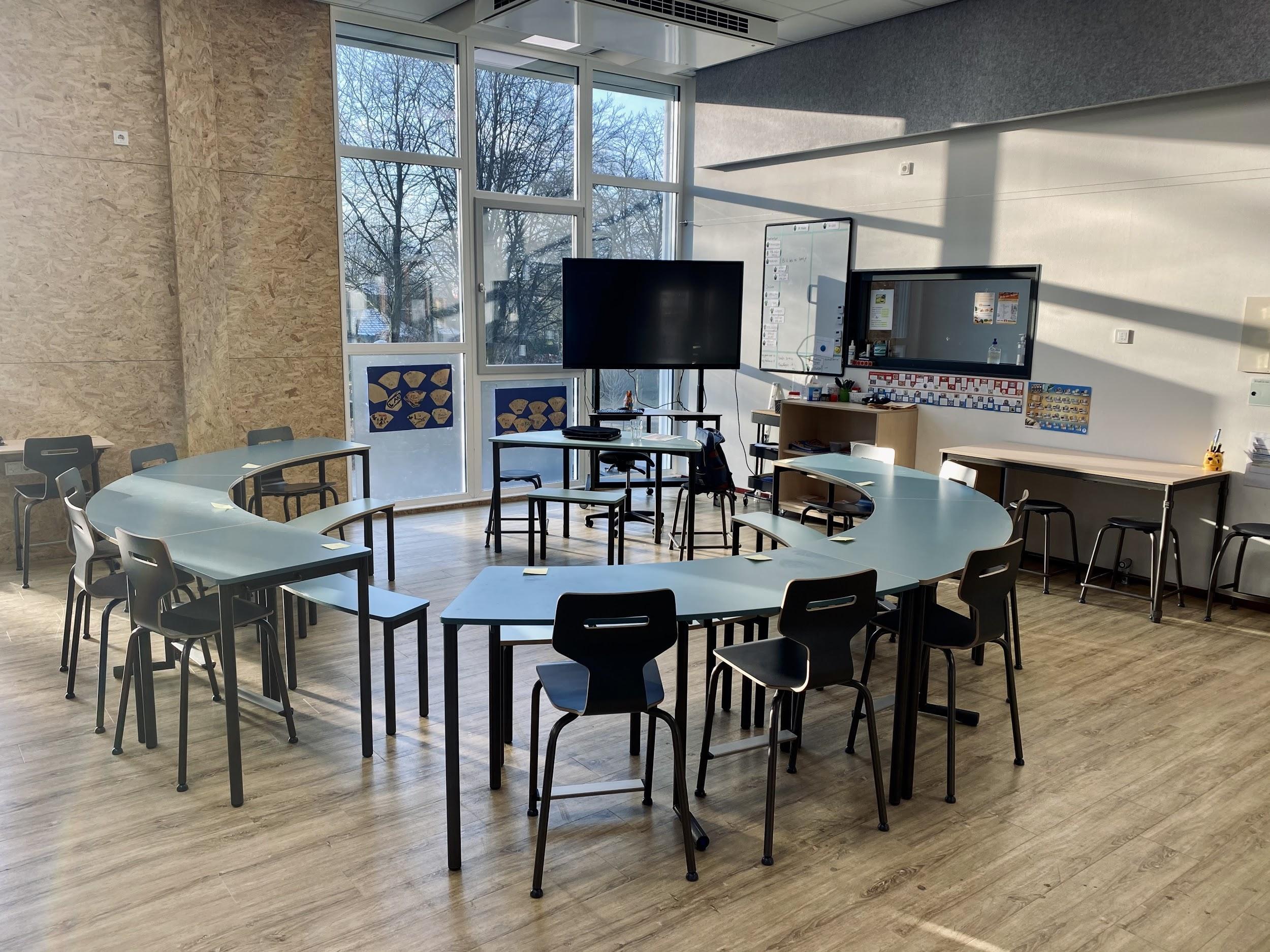 Moderne klasruimte met een interactieve opstelling op Basisschool de Holm in Leusden. Moderne klasruimte met een interactieve opstelling op Basisschool de Holm in Leusden.