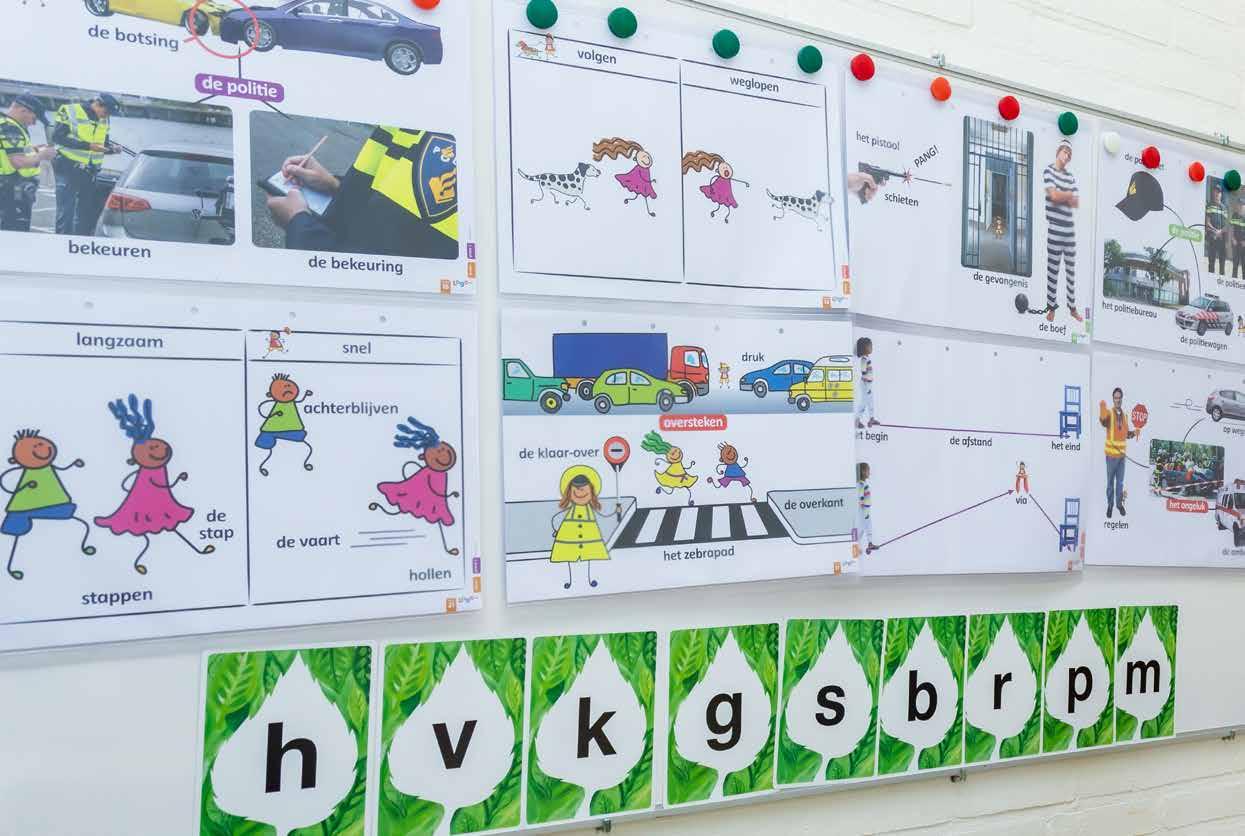 Onderwijs materialen op het schoolplein van Protestants Christelijke Basisschool De Schakel in Leersum. Onderwijs materialen op het schoolplein van Protestants Christelijke Basisschool De Schakel in Leersum.