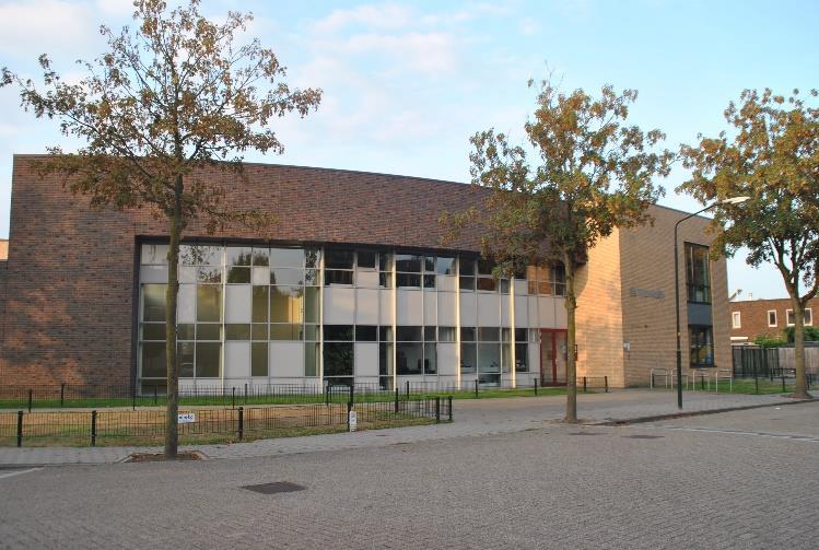 RK Basisschool De Toermalijn in Bladel, met een modern gebouw en een groene omgeving. RK Basisschool De Toermalijn in Bladel, met een modern gebouw en een groene omgeving.