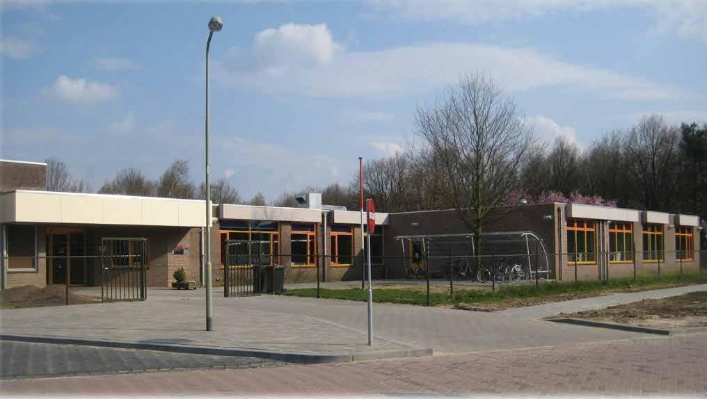 Schoolgebouw van So-vso Mikado in Gennep met een uitzicht op het schoolplein. Schoolgebouw van So-vso Mikado in Gennep met een uitzicht op het schoolplein.