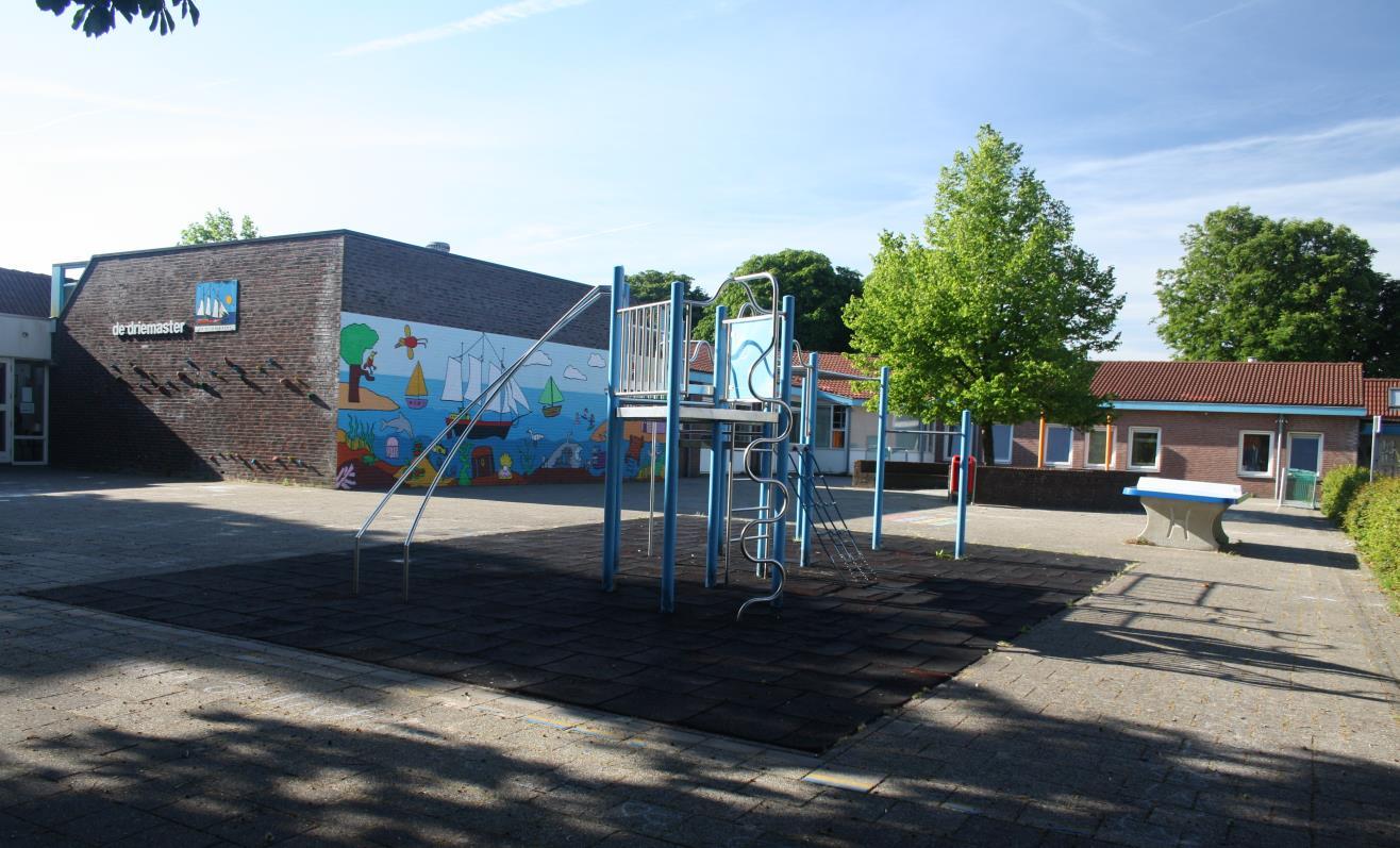 Schoolplein van de School voor Speciaal Basisonderwijs De Driemaster in Dronten. Schoolplein van de School voor Speciaal Basisonderwijs De Driemaster in Dronten.