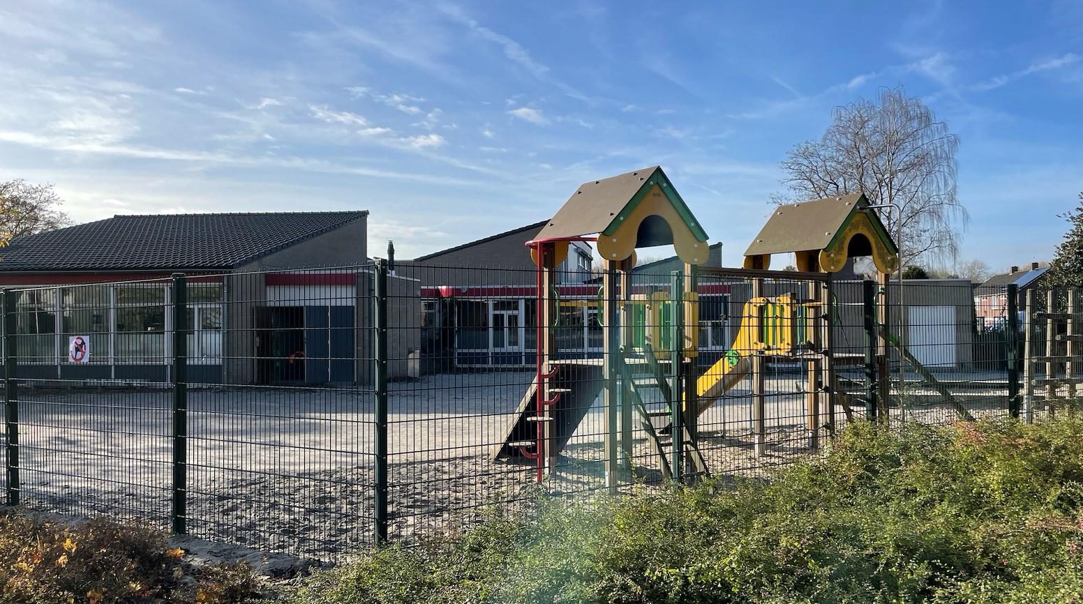 Speelplaats van School voor Speciaal Basisonderwijs De Toermalijn in Helmond. Speelplaats van School voor Speciaal Basisonderwijs De Toermalijn in Helmond.