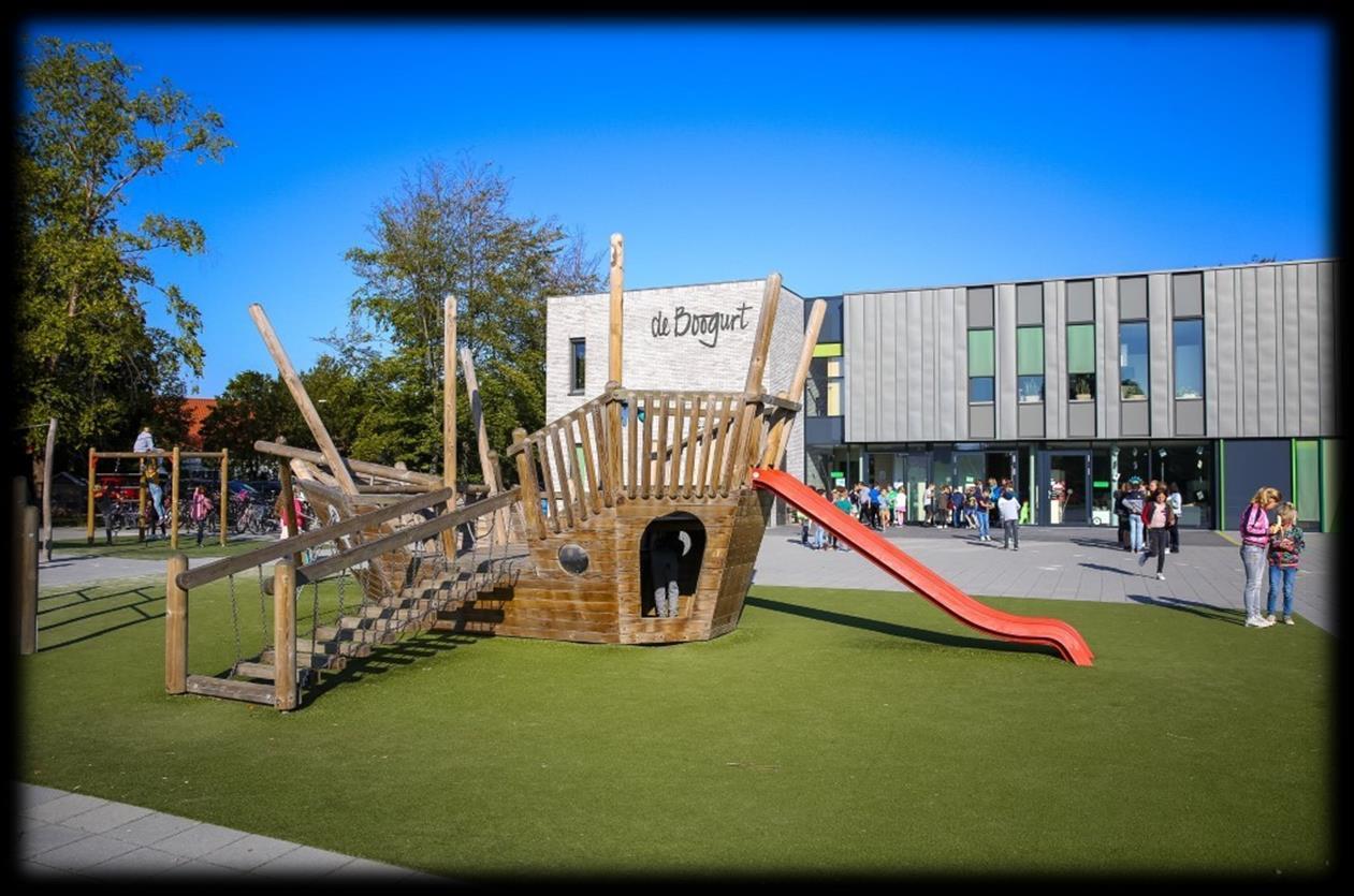Speeltoestel op het schoolplein van Basisschool De Boogurt in Budel. Speeltoestel op het schoolplein van Basisschool De Boogurt in Budel.