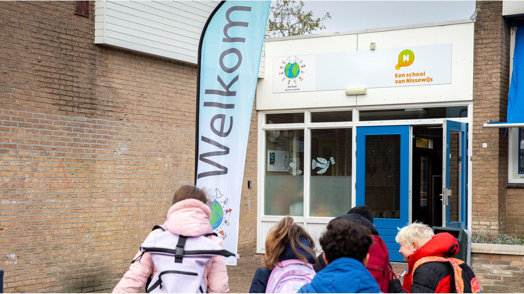 Welkom bij cbs De Duif in Spijkenisse. Welkom bij cbs De Duif in Spijkenisse.