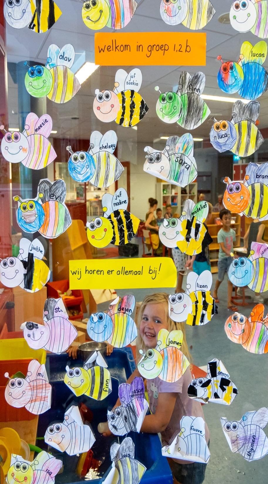 Welkom in groep 1,2b van Openbare Basisschool de Cocon in Alkmaar, met kleurrijke bijenknutselwerkjes en blije kinderen. Welkom in groep 1,2b van Openbare Basisschool de Cocon in Alkmaar, met kleurrijke bijenknutselwerkjes en blije kinderen.